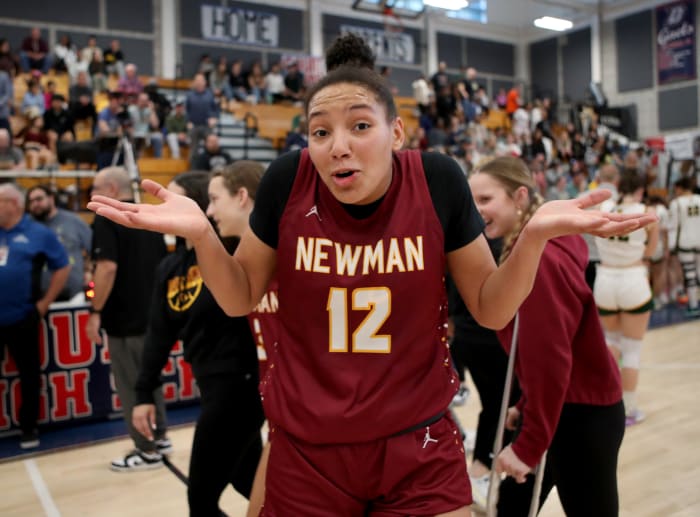 Cardinal Newman girls BB 61, San Ramon Valley 55 NCS Open championship by Dennis Lee 2-24-24022420249 (3)